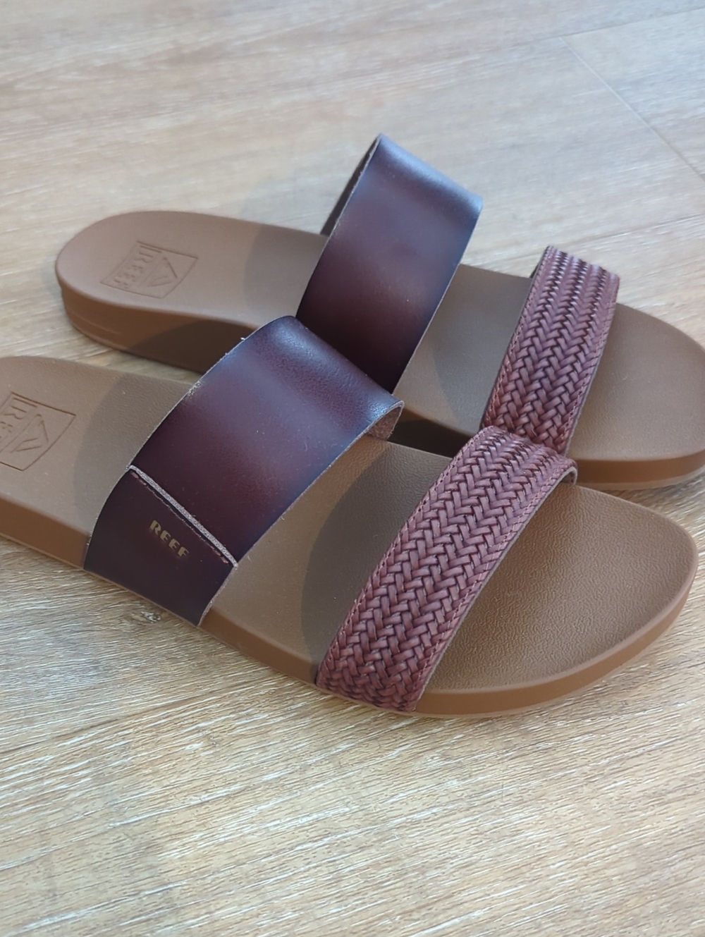 Reef Cushion Vista sandals - size 10